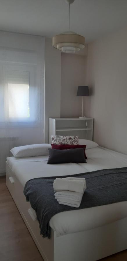 La Parada De La Estacion Con Parking Apartment Zaragoza